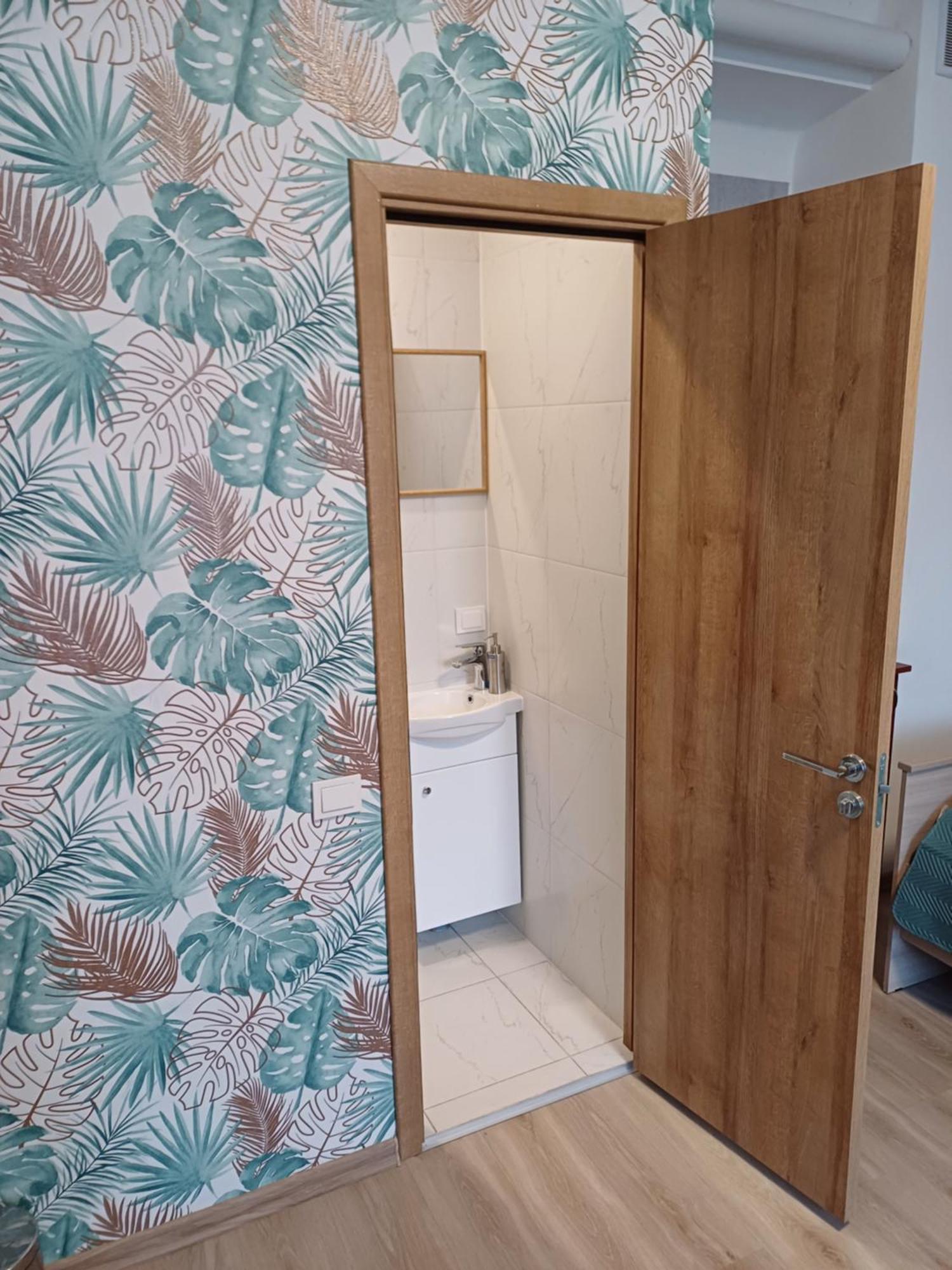 Green Oaks Private Rooms With Private Shower Klaipėda Exteriör bild